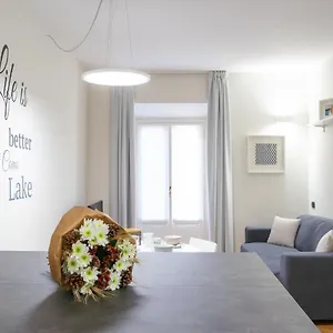 White Flat In Center By Rent Como