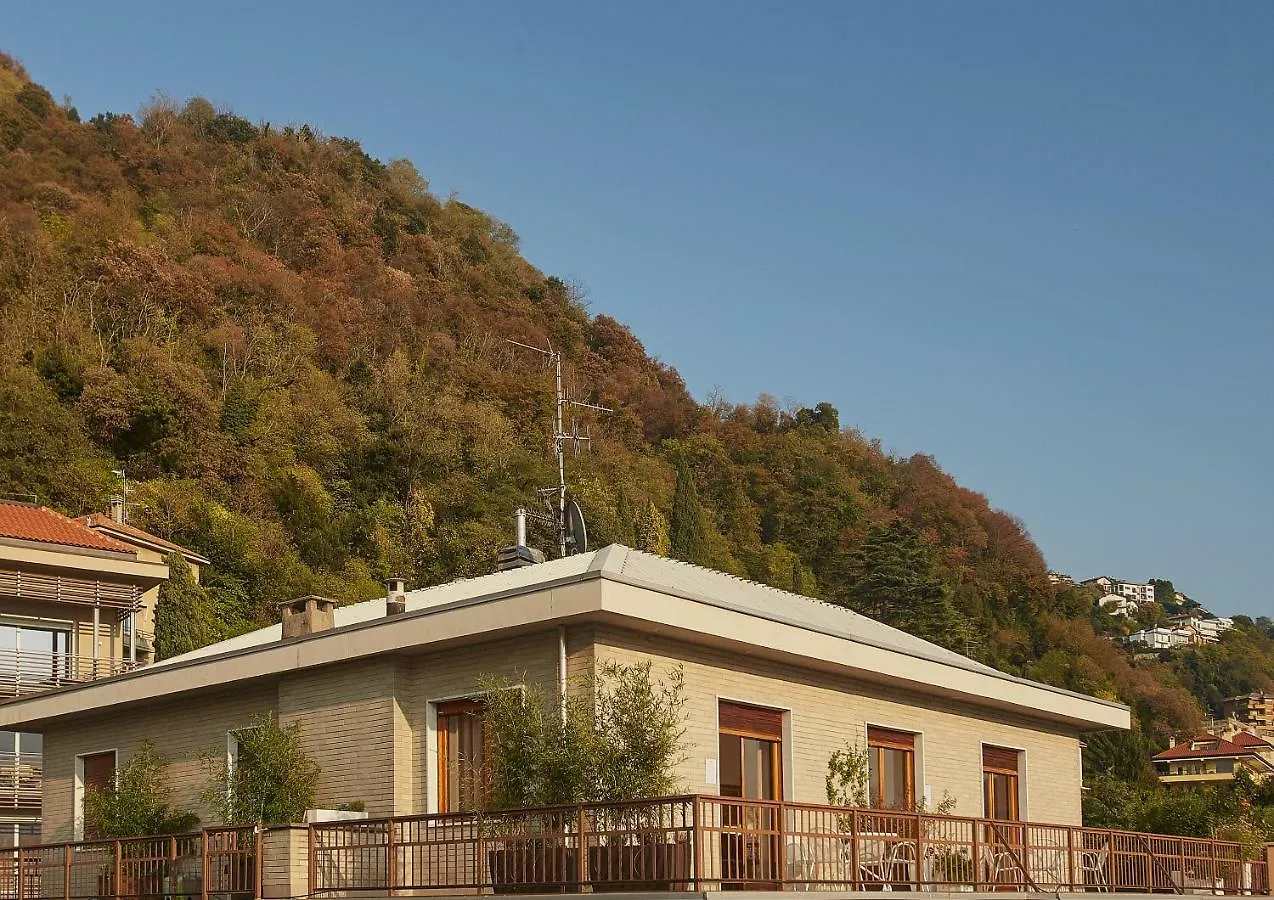Aerie Esmeralda Côme 0*,  Italie